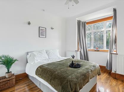 Room in a Shared House, Staines Road West, TW15