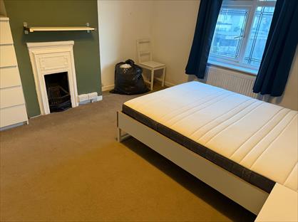 Room in a Shared House, Green Lane, RM8