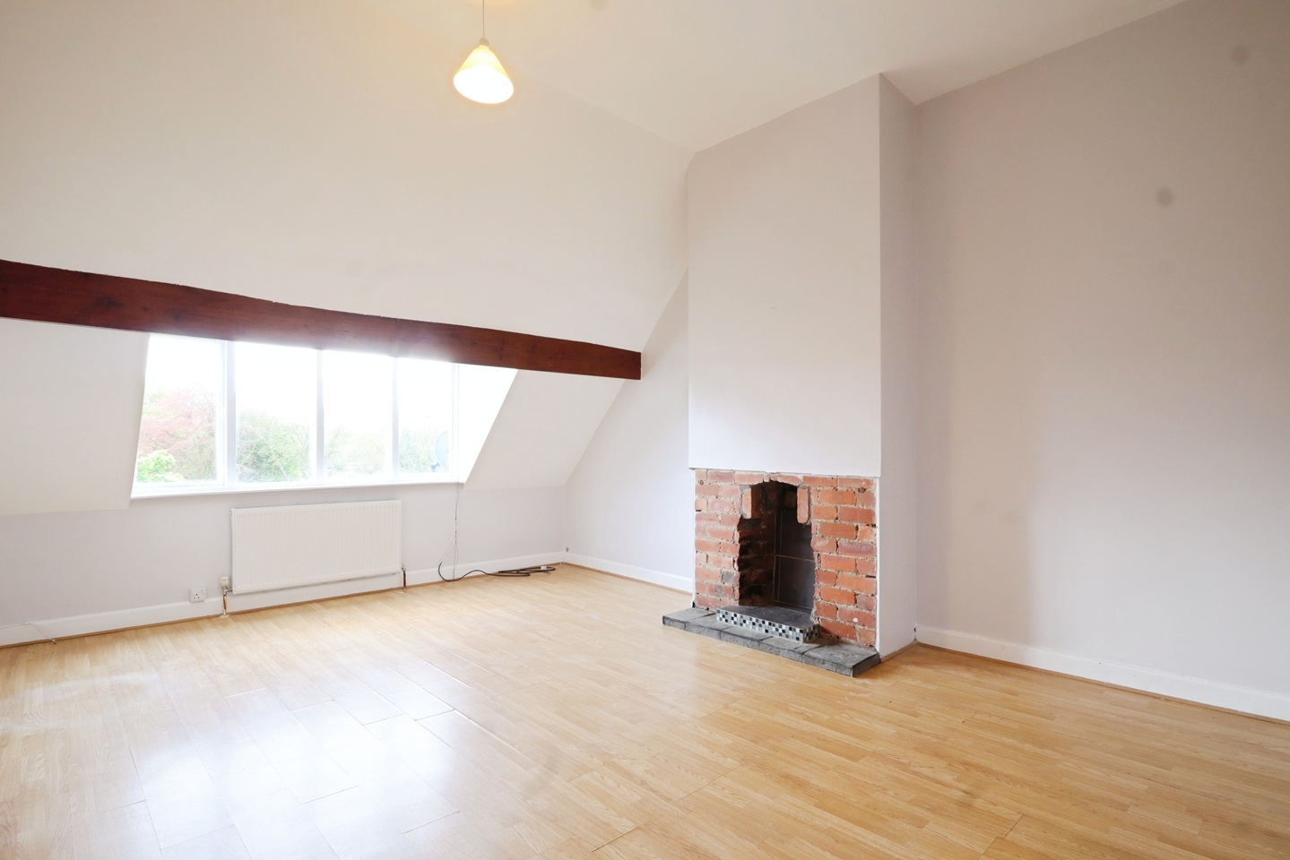 3 Bed Flat, Park Avenue, LS8 photo 2