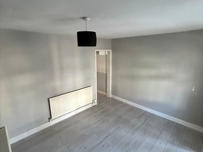 2 Bed Terraced House, Chessington Road, KT19