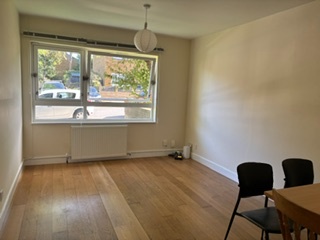 1 Bed Flat, East Hill, SW18 photo 3