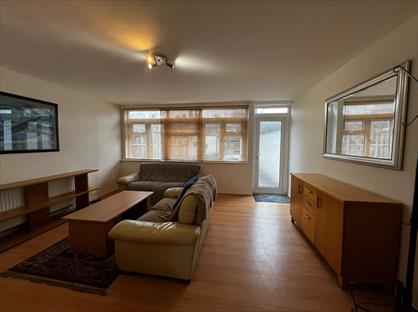 4 Bed Terraced House, Portland Grove, SW8