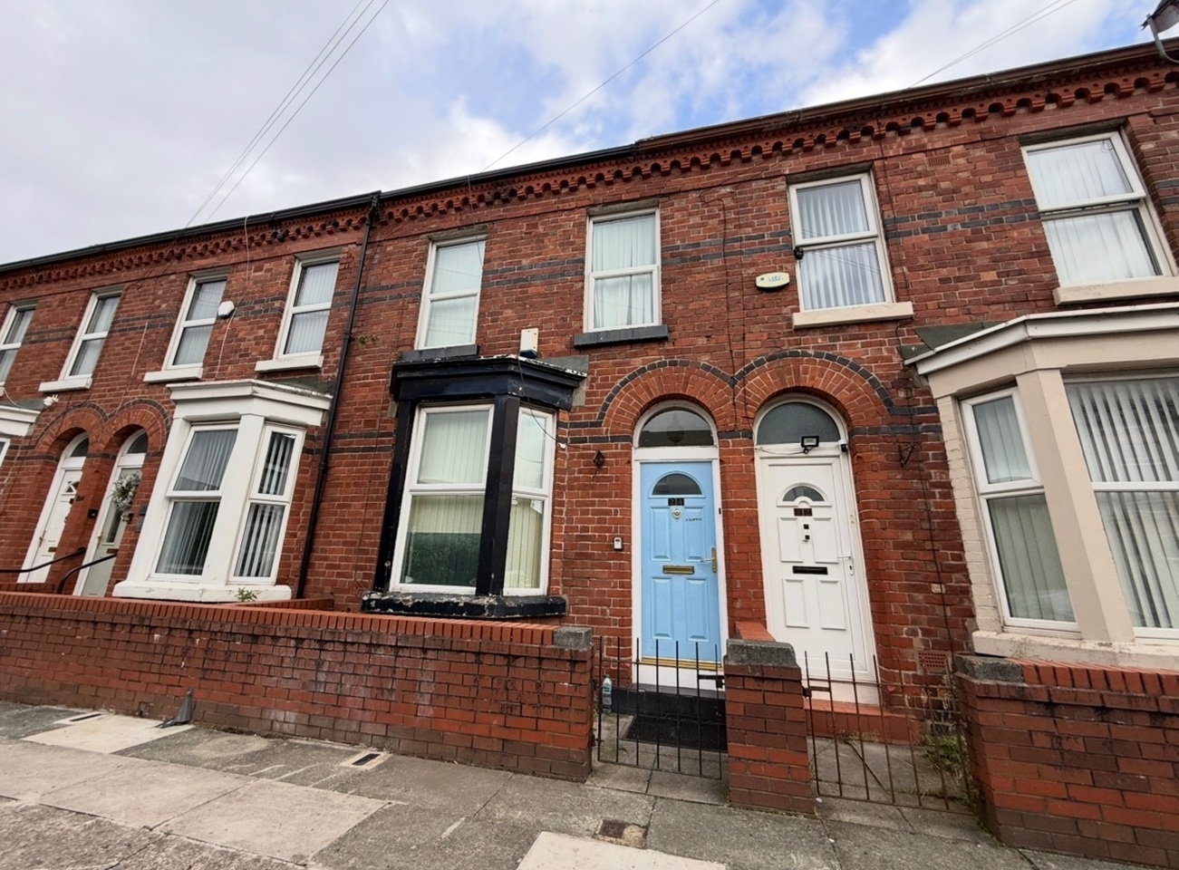 3 Bed Terraced House, Denton Grove, L6