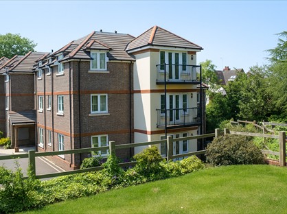 2 Bed Flat, Kingsdowne House, GU7