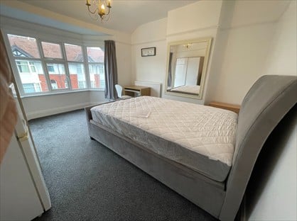 Room in a Shared House, Grange Road, CH2