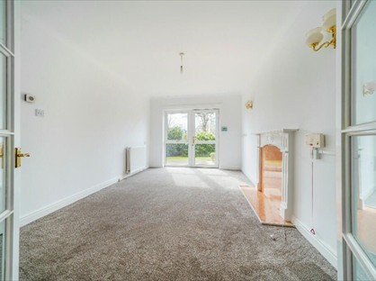 2 Bed Flat, Cathedral Green Court, PE1