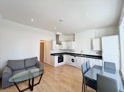 2 Bed Flat, Mitcham Road, SW17