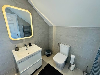 4 Bed Flat, Addiscombe Road, CR0