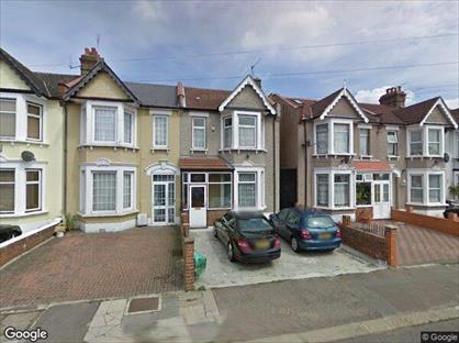 Room in a Shared House, Perth Road, IG2