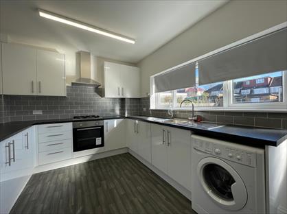 3 Bed Semi-Detached House, Cedar Grove, UB1