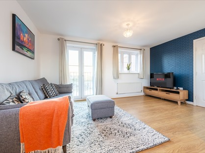 2 Bed Flat, Station Road, NP19