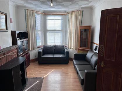 4 Bed Terraced House, Riverdale Road, DA8