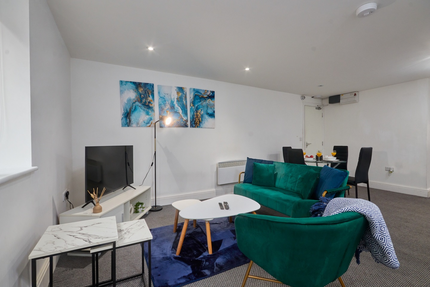 1 Bed Flat, Blenheim Terrace, LS2 photo 2