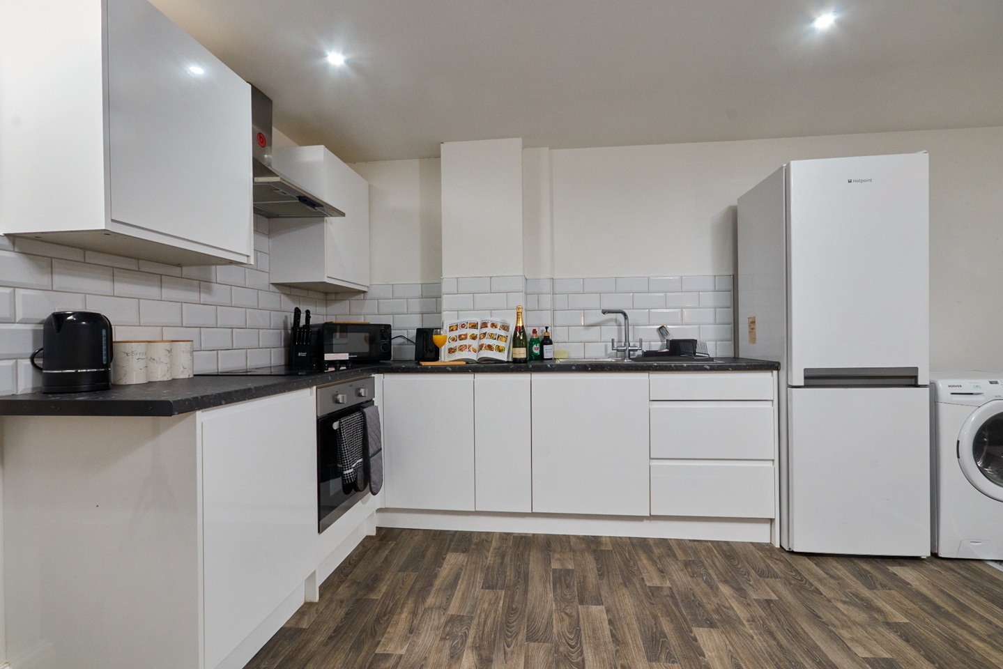 1 Bed Flat, Blenheim Terrace, LS2 photo 3
