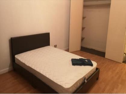 2 Bed Flat, Forthbridge Road, SW11