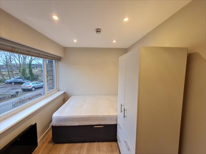 Studio Flat, Bath Road, UB7