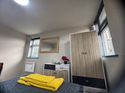 Room in a Shared House, A, S80