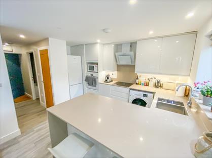 1 Bed Flat, Westbury Close, CR3