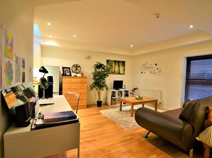Studio Flat, Victory Road Mews, SW19