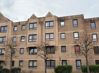 2 Bed Flat, Milnpark Gardens, G41