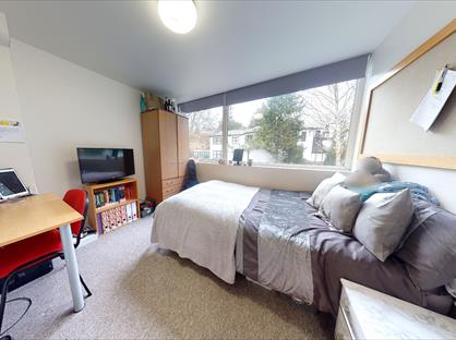 2 Bed Terraced House, Sparkford Close, SO22