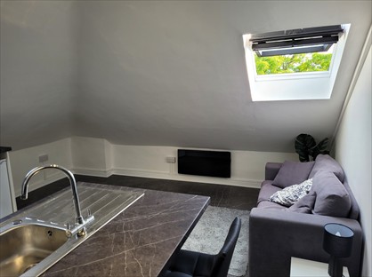 1 Bed Flat, School Street, CF72