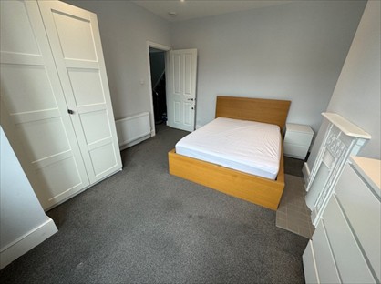 Room in a Shared House, Courtney Road, SW19