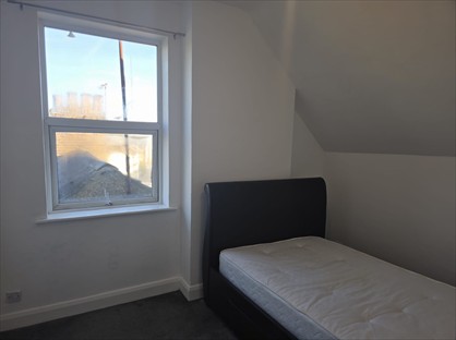 Room in a Shared Flat, Queens Road, WD17