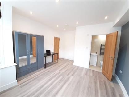 3 Bed Flat, Cedar Road, CR0