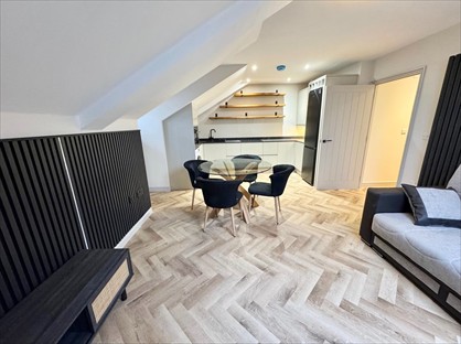 2 Bed Flat, Fern Court, S66