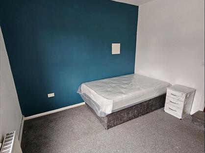 Room in a Shared House, High Street, B66