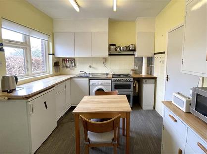 Room in a Shared House, Ring Road, LS15