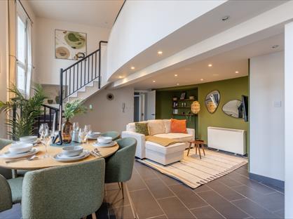 1 Bed Flat, Watergate Buildings, NE1