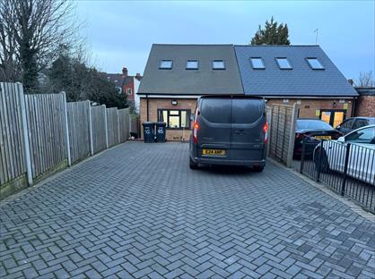 5 Bed Semi-Detached House, Mulberry Close, LU1