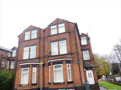 2 Bed Flat, Polygon Road, M8