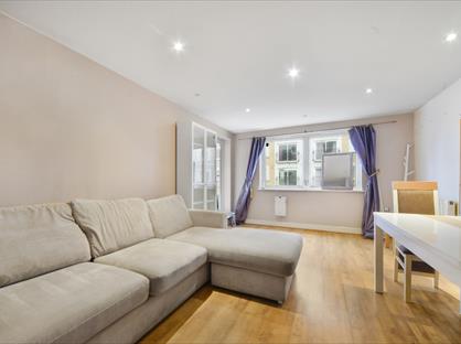 2 Bed Flat, Sail Court, E14