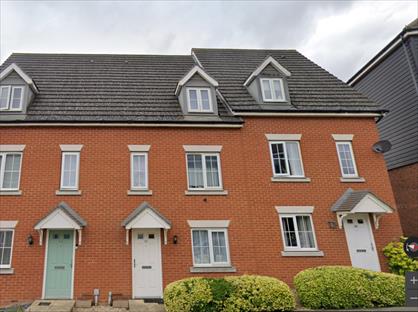 3 Bed Terraced House, Phoenix Way, IP14