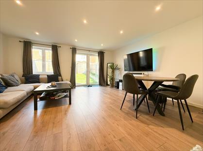 3 Bed Semi-Detached House, Hawfinch Crescent, CM17