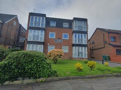 1 Bed Flat, Towngreen Court, M8