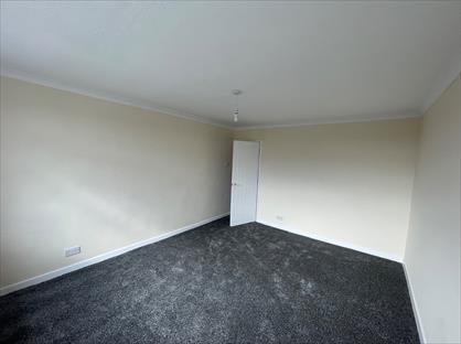 2 Bed Flat, Lynton Way, WA10