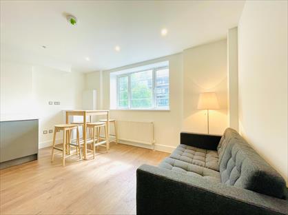 2 Bed Flat, Wandsworth Road, SW8