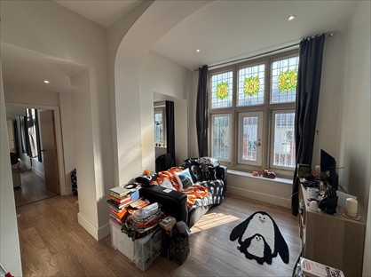 1 Bed Flat, North Hill Road, LS6