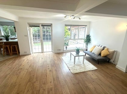4 Bed Semi-Detached House, Wolf Lane, SL4
