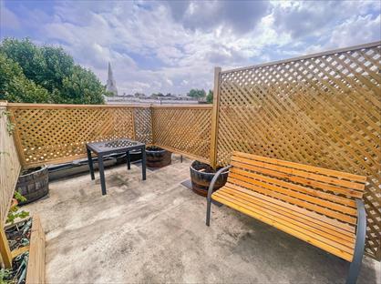 Bedsit, Kember Street, N1