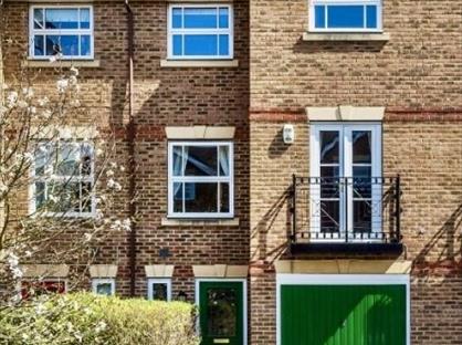 4 Bed Terraced House, Burns Close, SM5