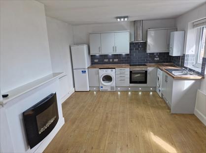 1 Bed Flat, Nailsworth Crescent, RH1