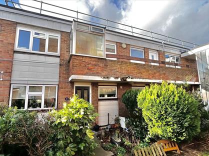 1 Bed Flat, Crownmead Way, RM7