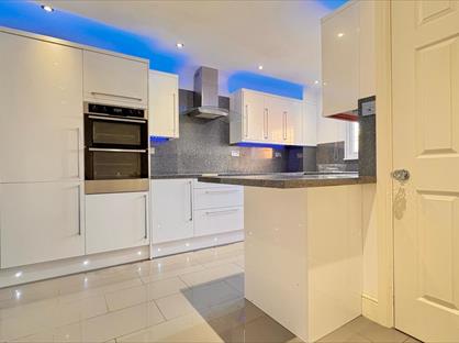3 Bed Terraced House, Cockerell Close, SS13