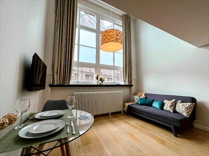 1 Bed Flat, Mcdonald Road, EH7