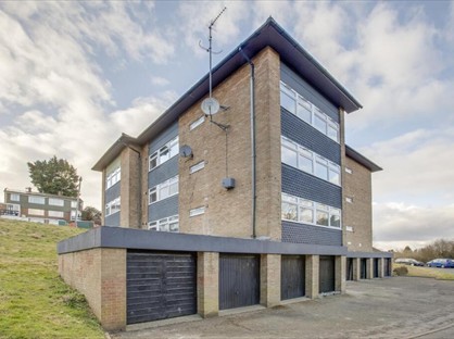 2 Bed Flat, Chairborough Road, HP12